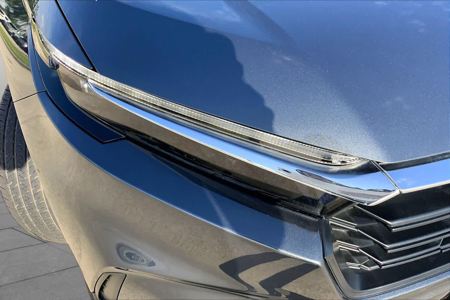 Used 2025 Meteorite Gray Metallic Honda LX image 26