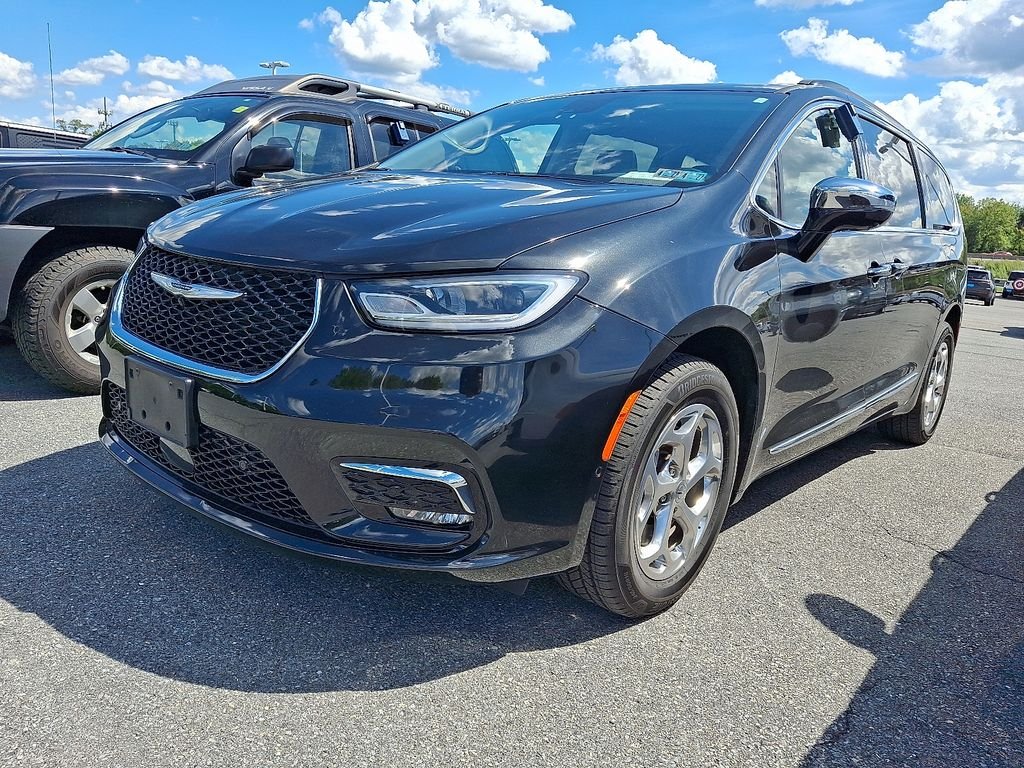 Used 2022 Black Chrysler Limited image 3