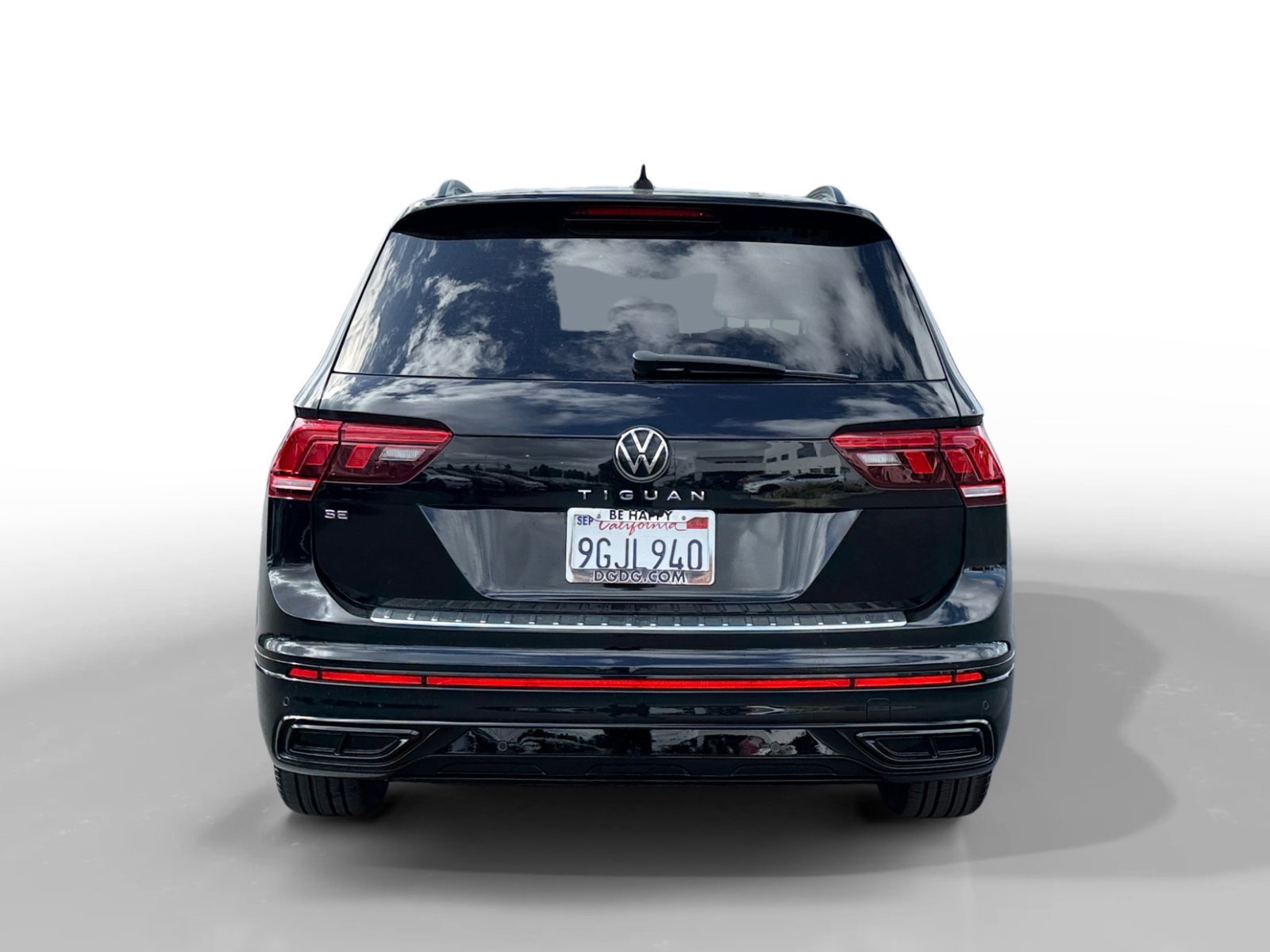 Certified Used 2022 Deep Black Pearl Volkswagen 2.0T SE R-Line Black image 4