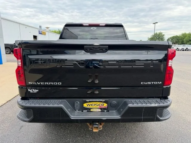 Used 2022 Black Chevrolet Custom image 6