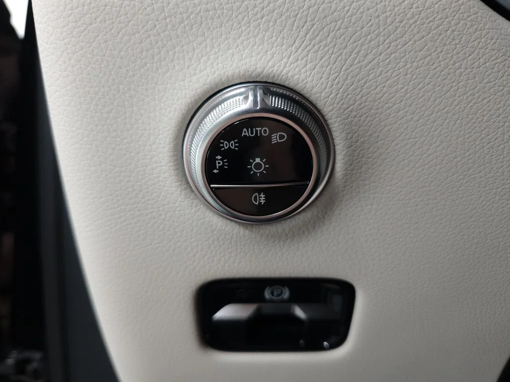 Certified Used 2026 Black Mercedes-Benz GLC 300 image 9