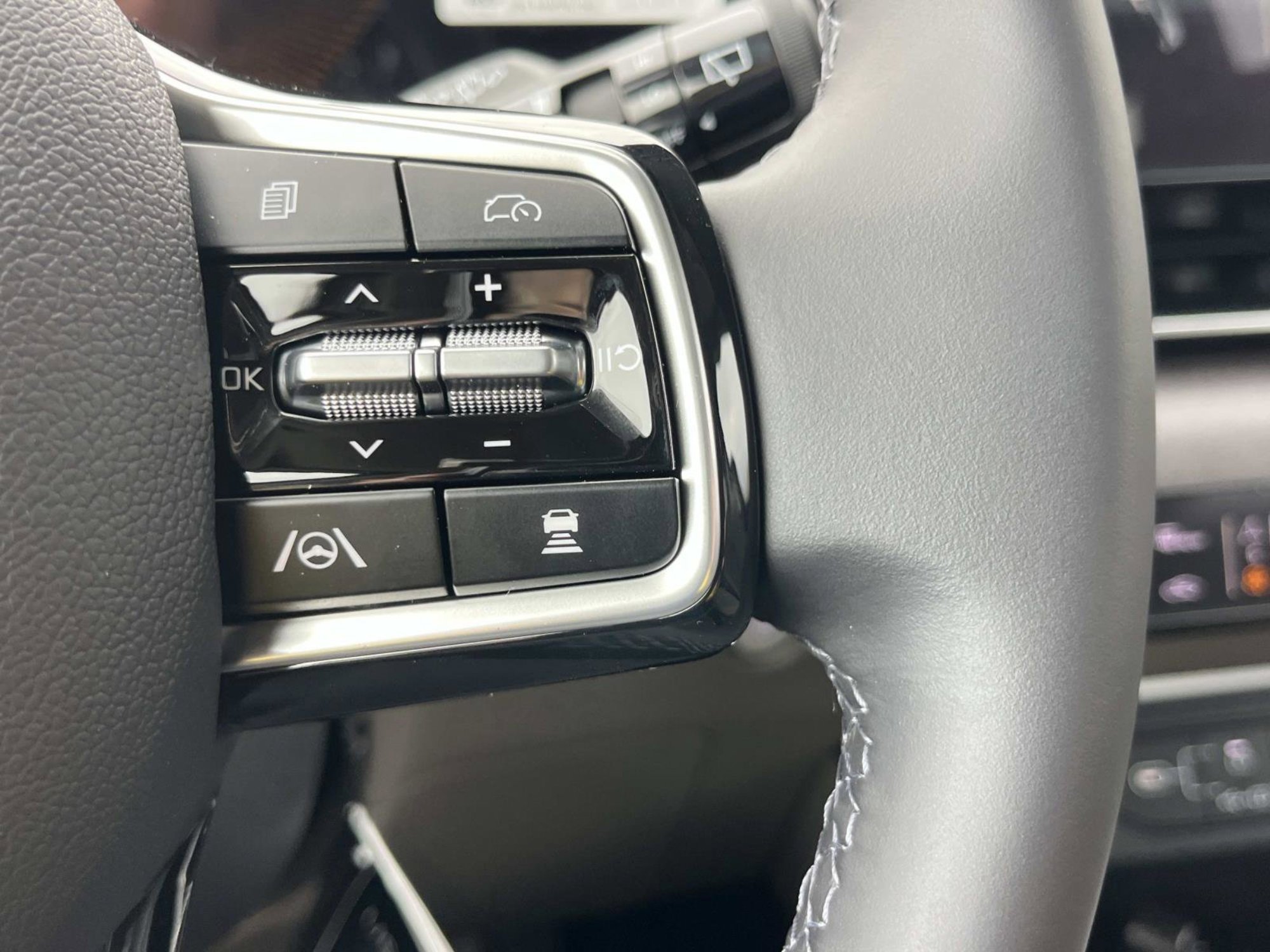 New 2026 Aurora Black Pearl Kia EX image 25