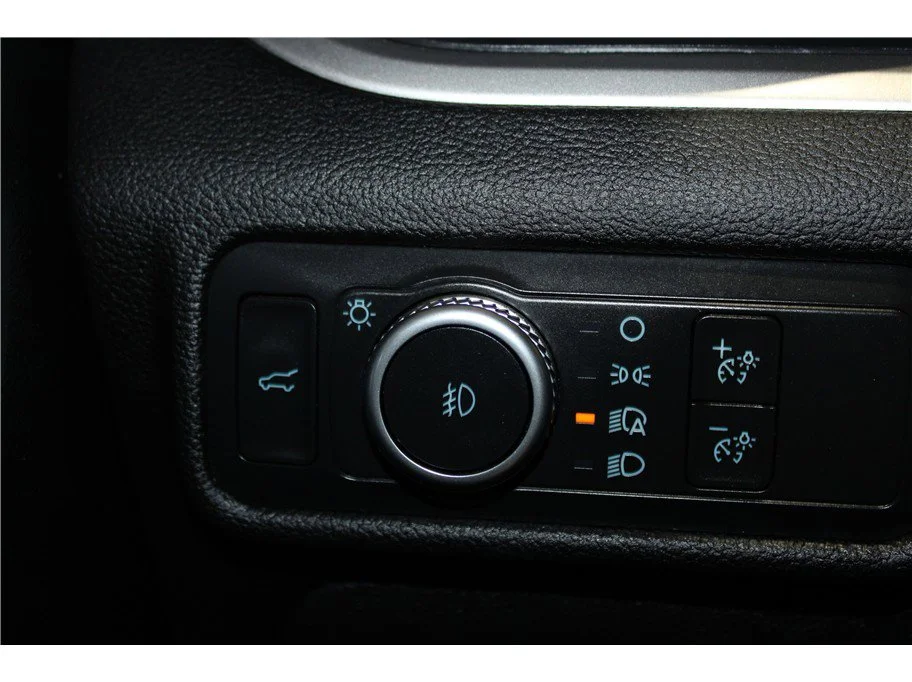 Used 2022 White Ford XLT image 31