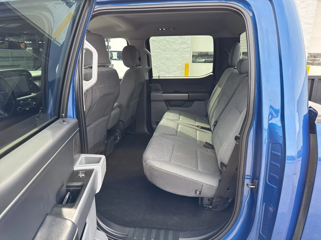 Used 2024 Atlas Blue Metallic Ford XLT image 30