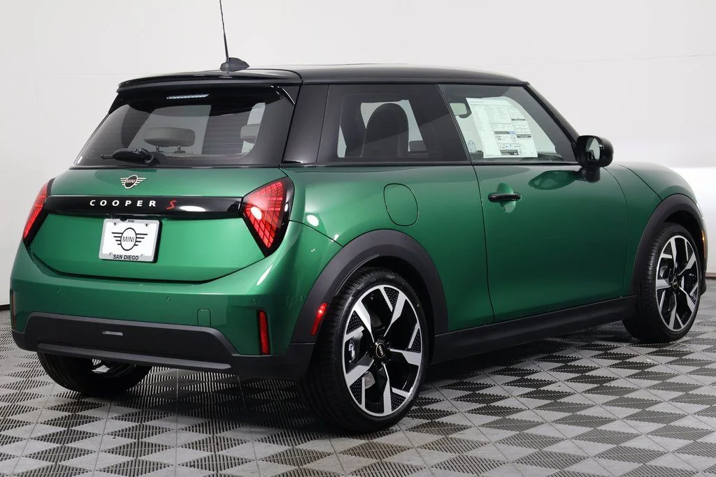 New 2026 British Racing Green MINI Iconic image 2