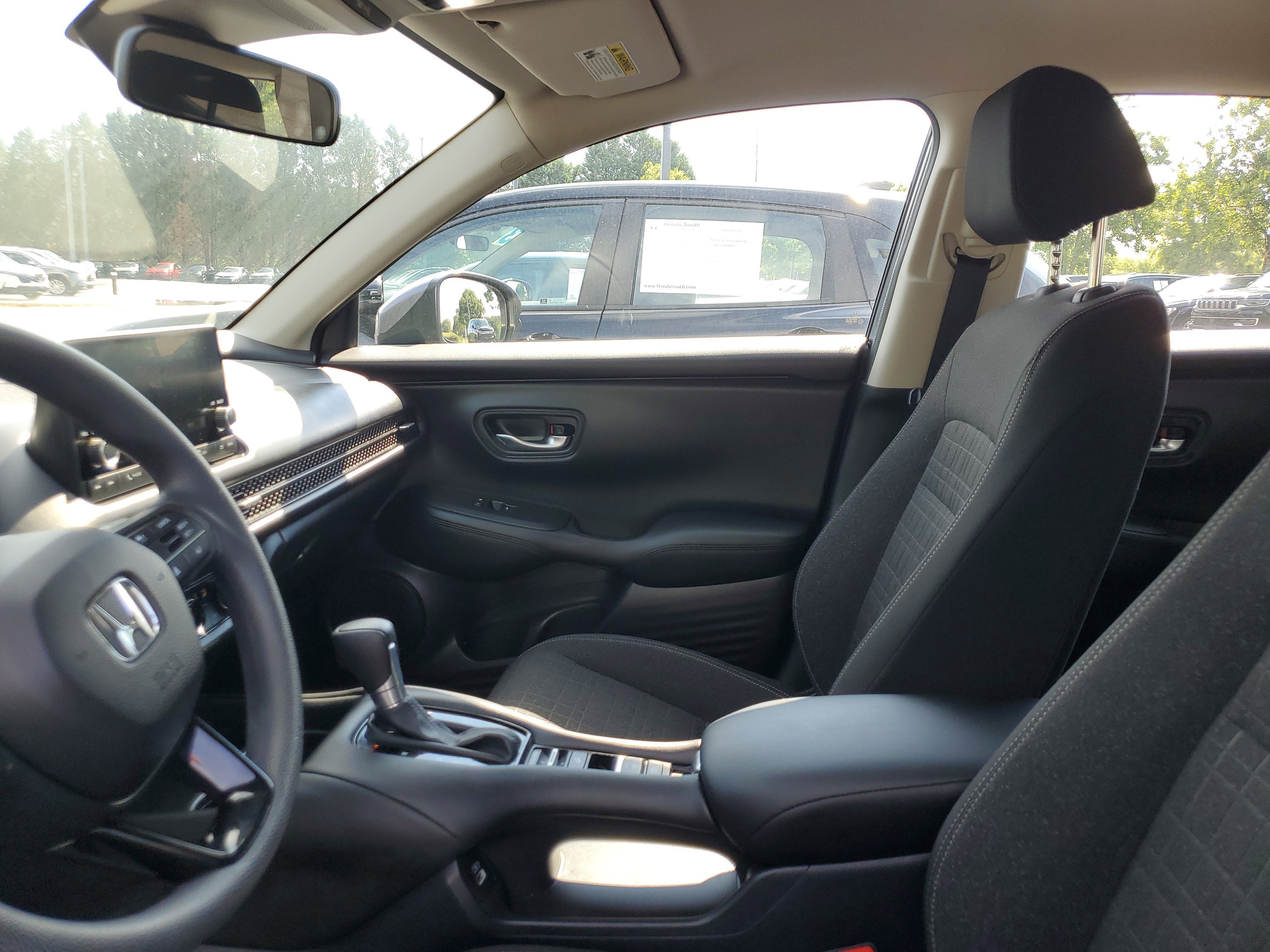 Used 2023  Honda LX image 17