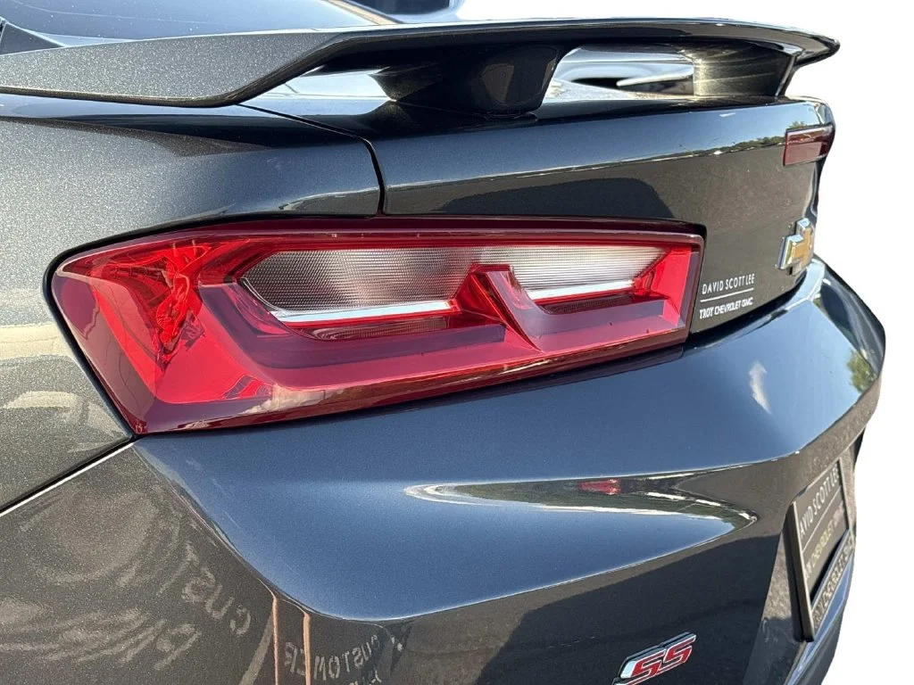 Used 2016 NIGHTFALL GRAY METALLIC Chevrolet 2SS image 11