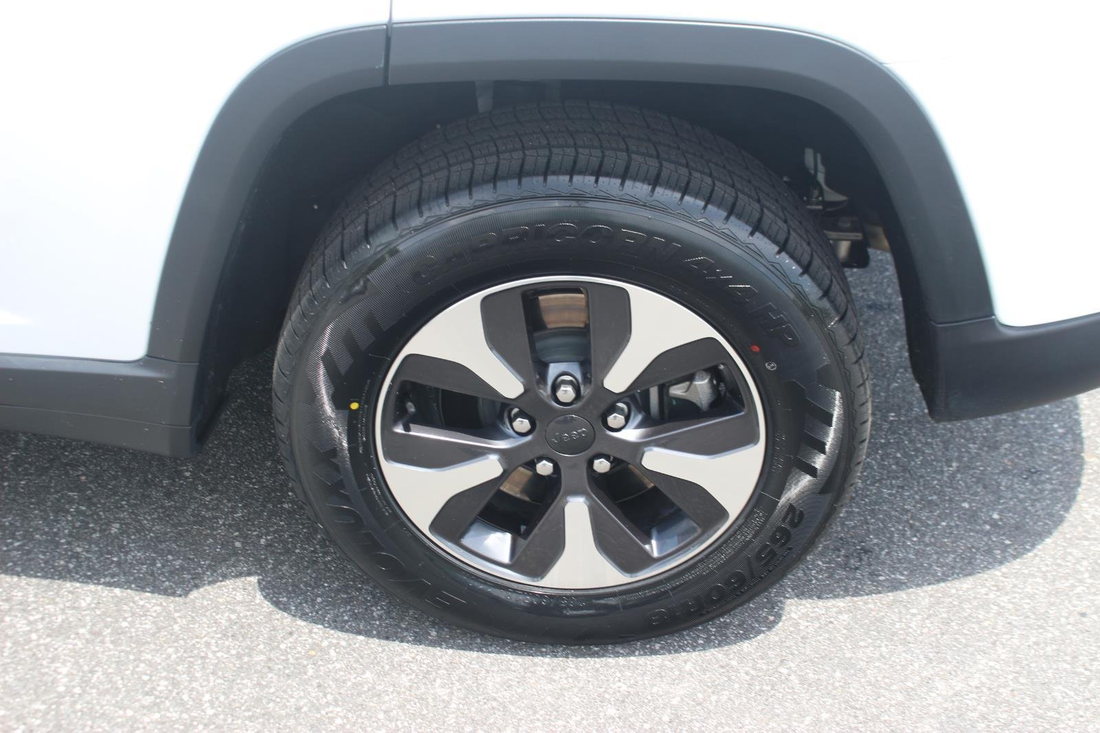 Used 2024 White Jeep 4x4 image 42