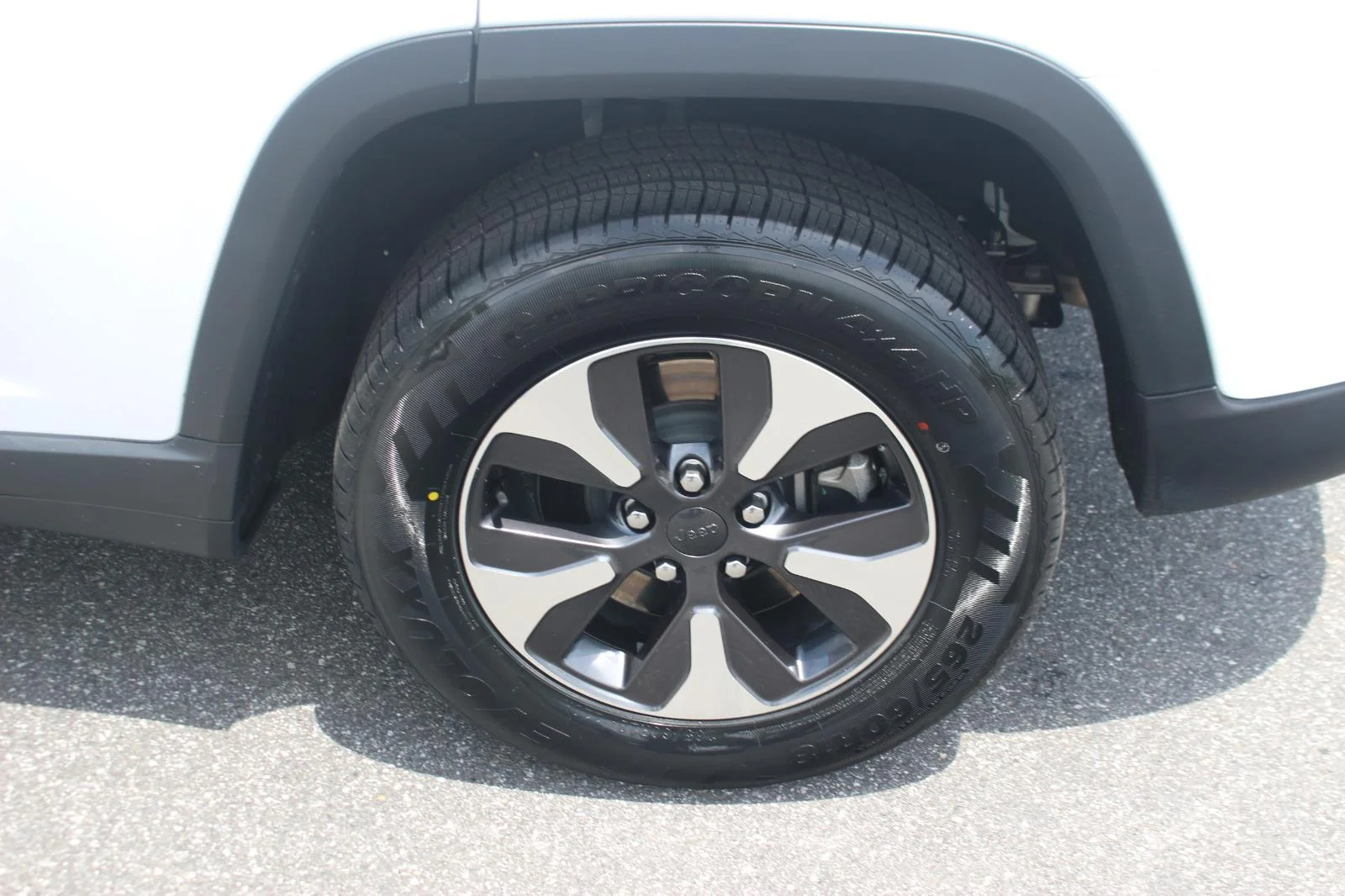 Used 2024 White Jeep 4x4 image 42