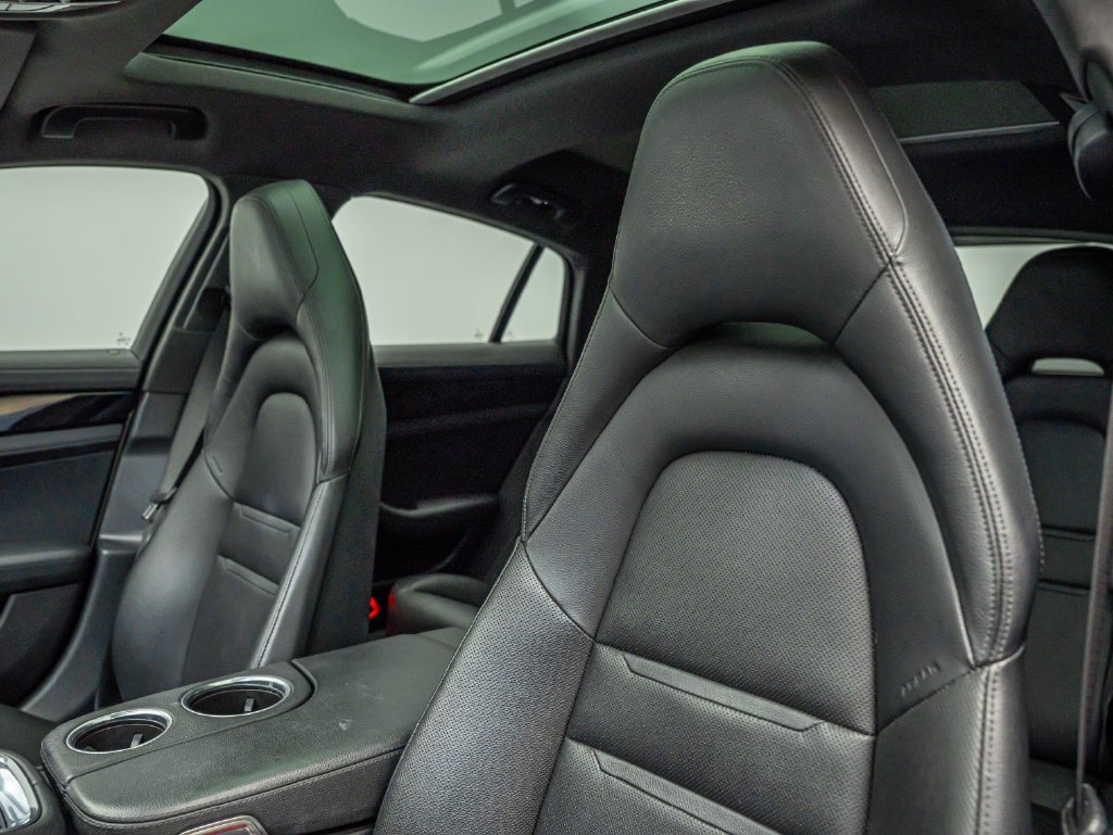 Used 2018 Chalk Porsche 4S image 44