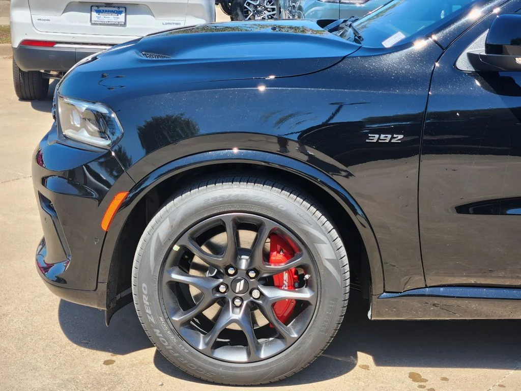 New 2026 Diamond Black Clear-Coat Exterior Paint Dodge  image 6