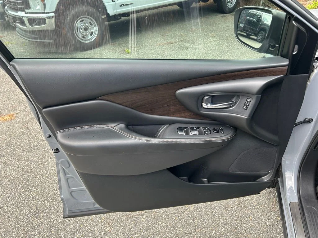 Used 2021 Gray Nissan Platinum image 15