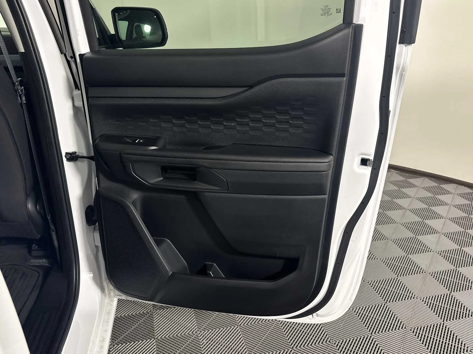 New 2025 Oxford White Ford XL image 21