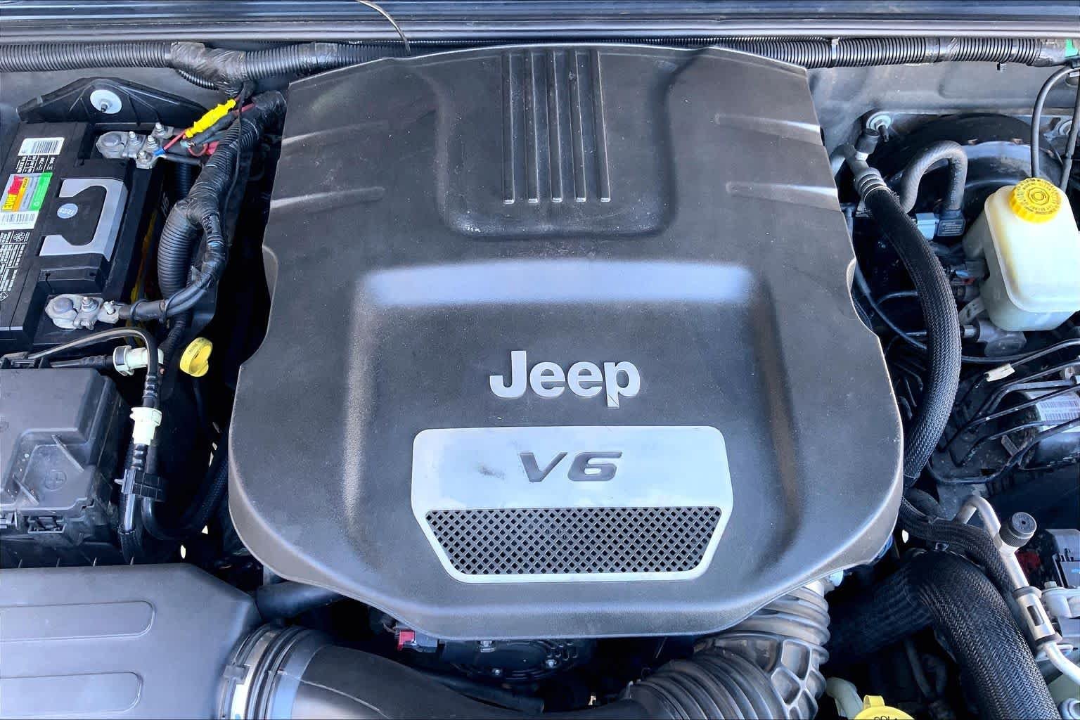 Used 2012 Black Jeep Sahara image 29