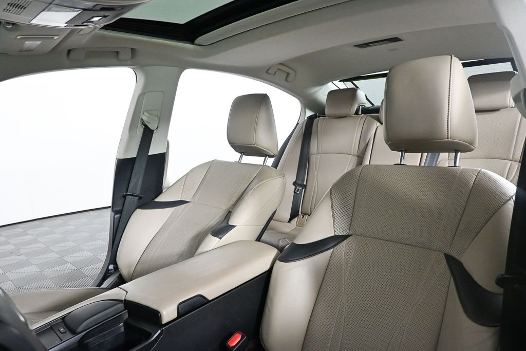 Used 2020 Red Lexus 300h Luxury image 5