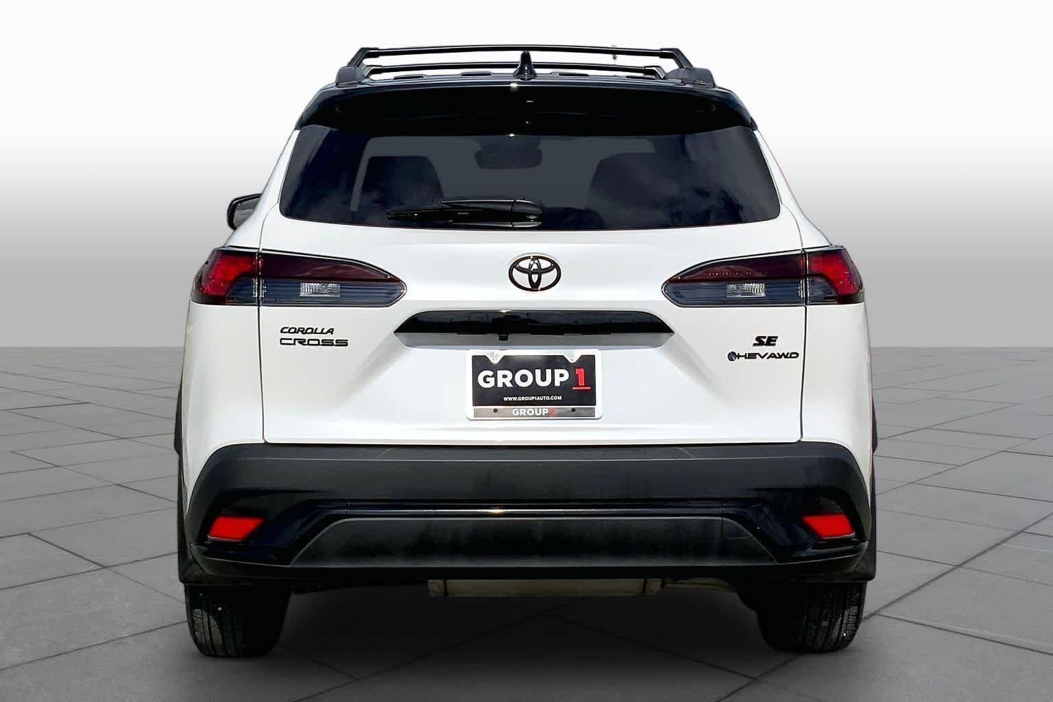 Used 2025 Wind Chill Pearl/Jet Black Toyota Hybrid Nightshade Edition image 5
