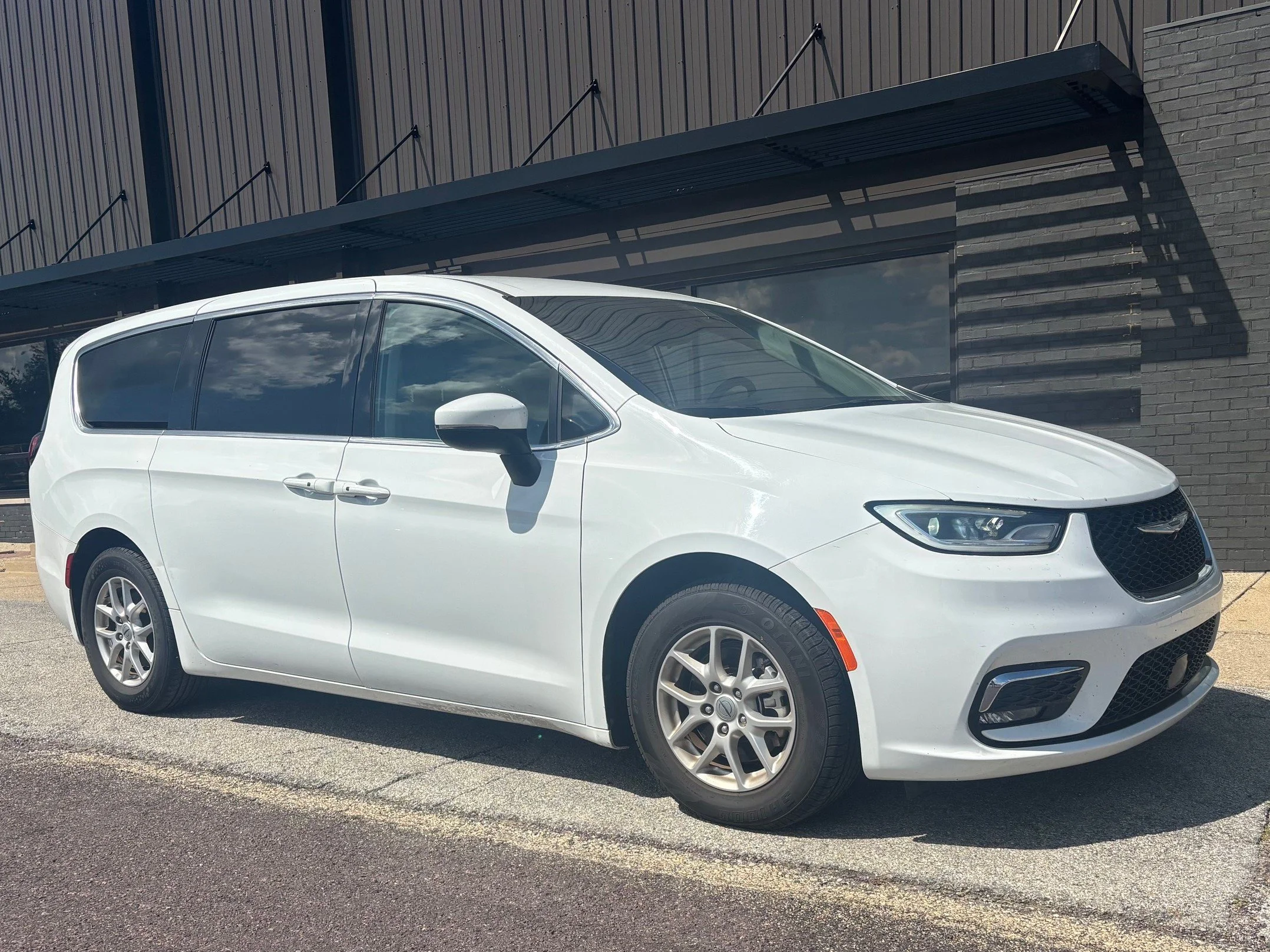 Used 2023 Bright White Clearcoat Chrysler Touring L image 3