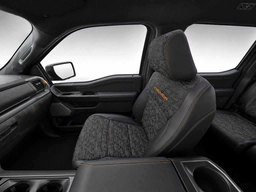 New 2026 Antimatter Blue Metallic Ford Tremor® image 10