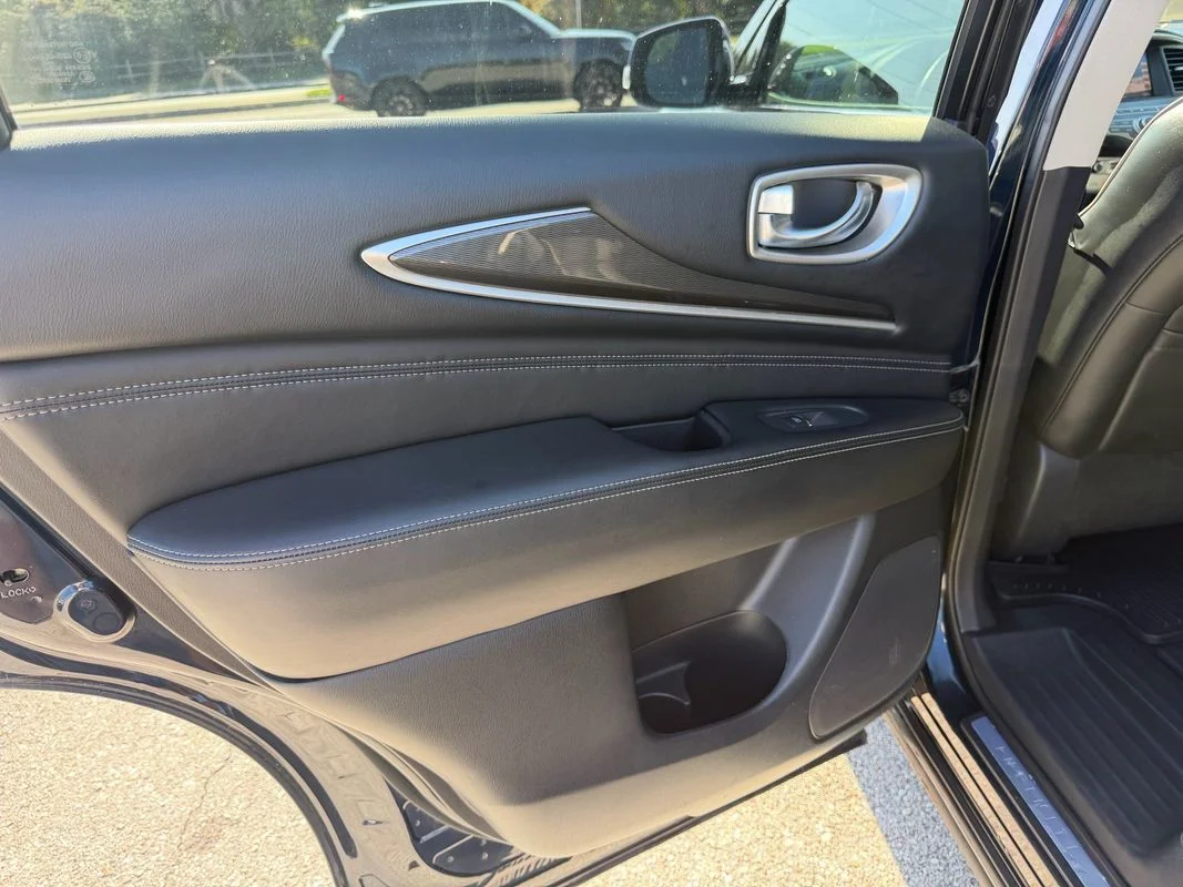 Used 2019  INFINITI LUXE image 25