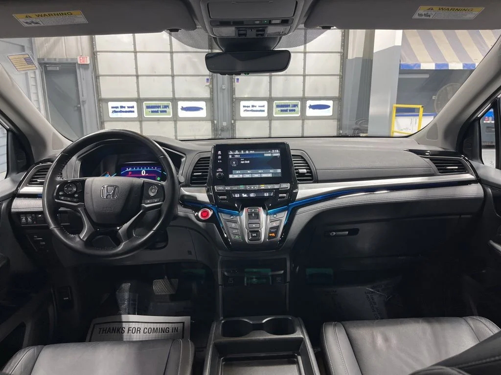 Used 2022 Modern Steel Metallic Honda Touring image 32