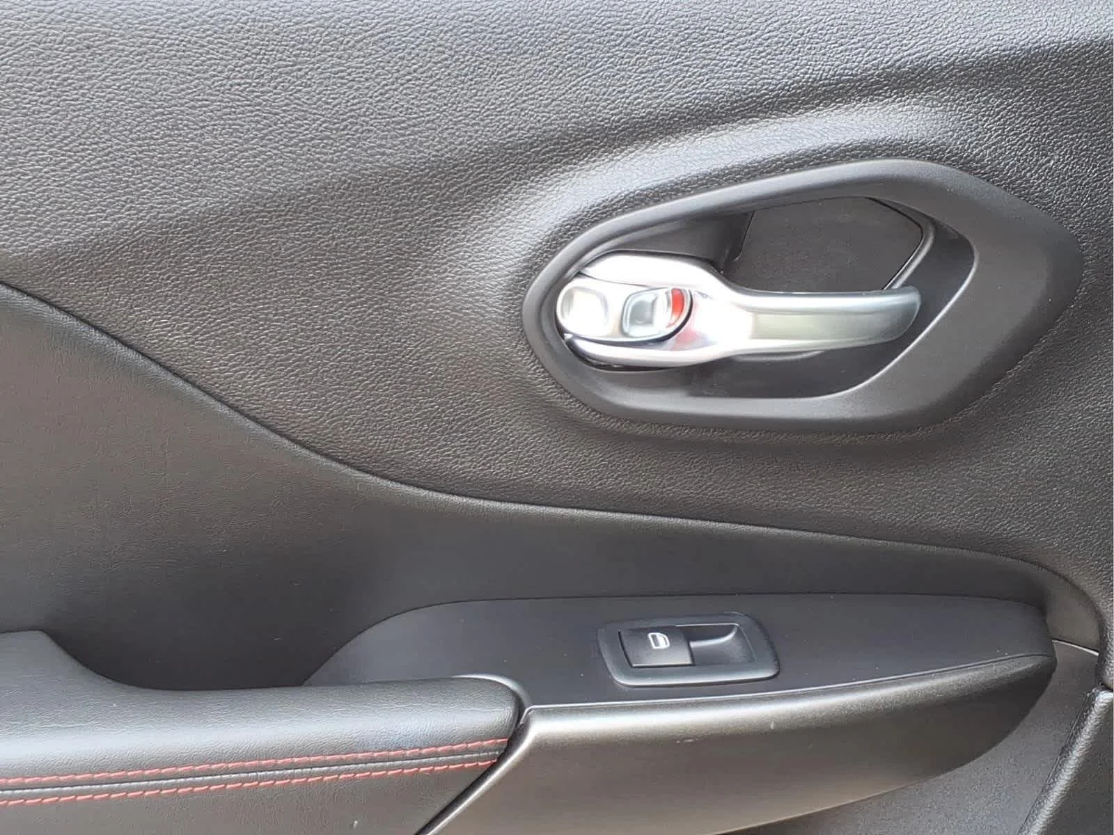 Used 2021 Olive Green Pearlcoat Jeep Trailhawk image 28