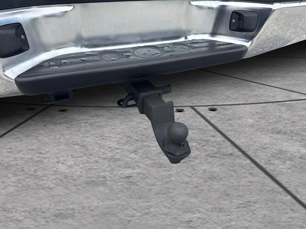 Used 2013 White Toyota Base image 17