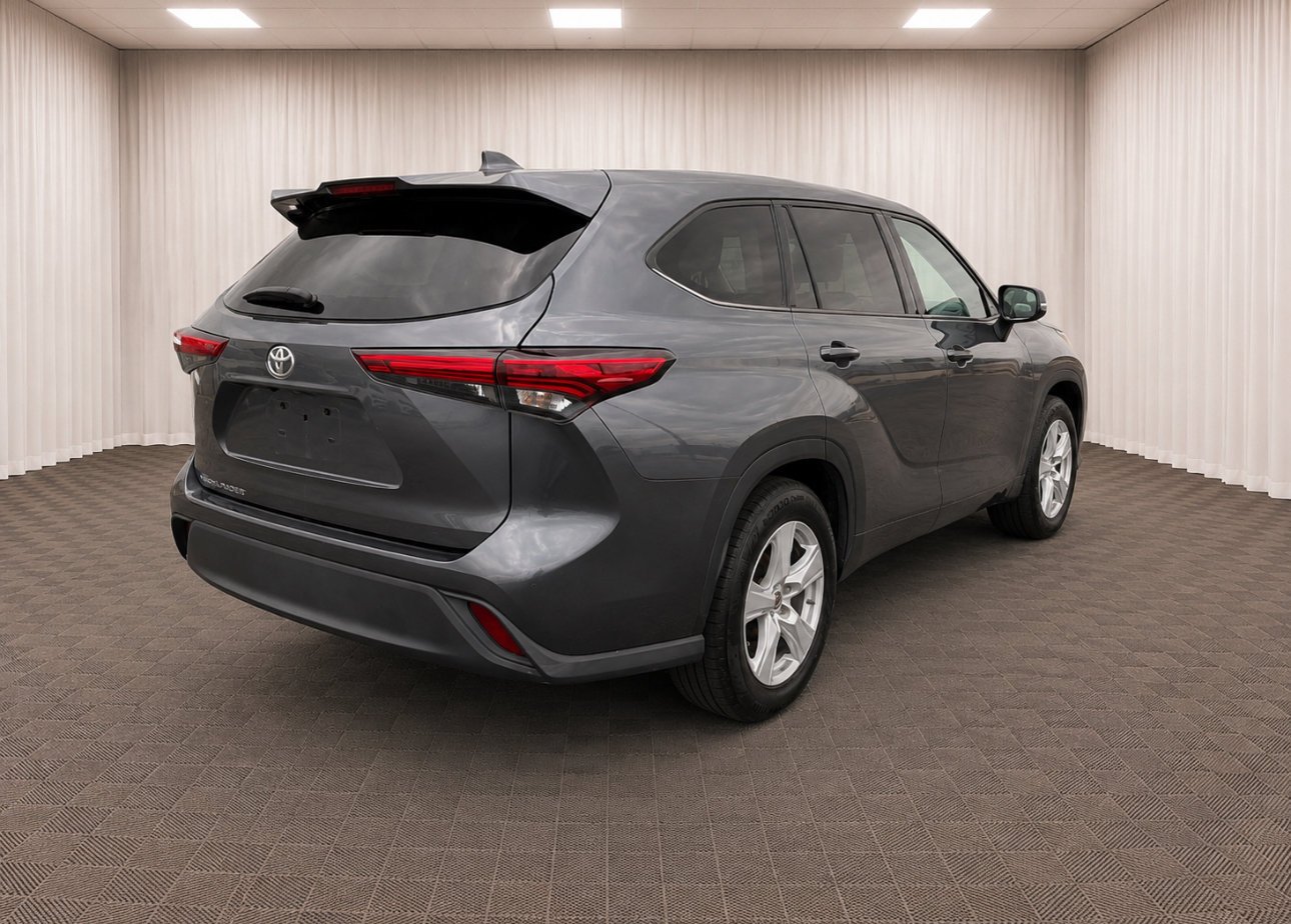 Used 2020 Magnetic Gray Metallic Toyota L image 3