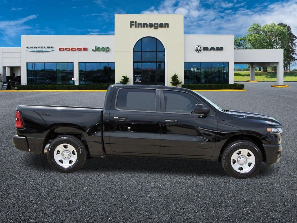 New 2026 Diamond Black Crystal Pearl-Coat Exterior Paint RAM Tradesman image 8