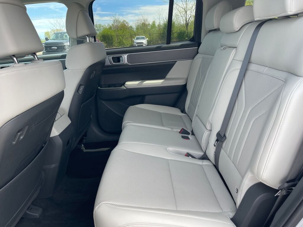 Certified Used 2026 Shimmering Silver Hyundai SEL image 21