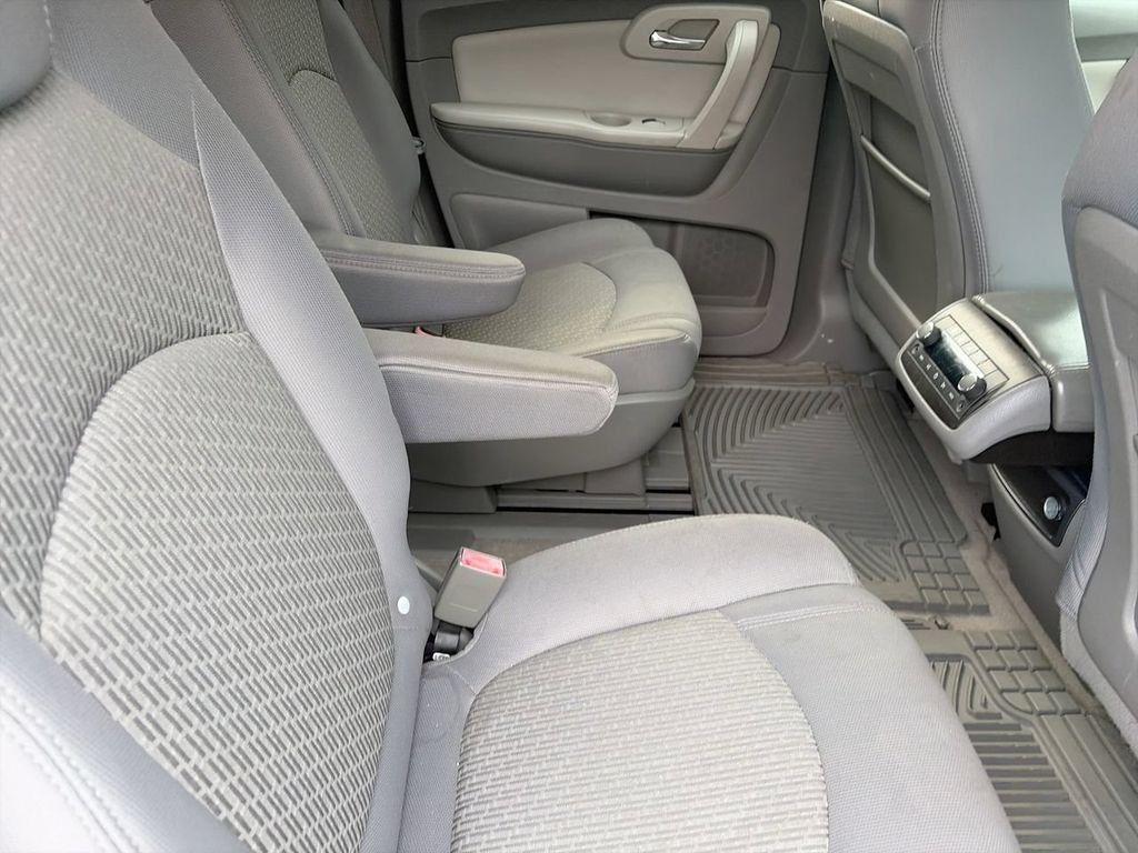 Used 2009 Silver Chevrolet LT image 14