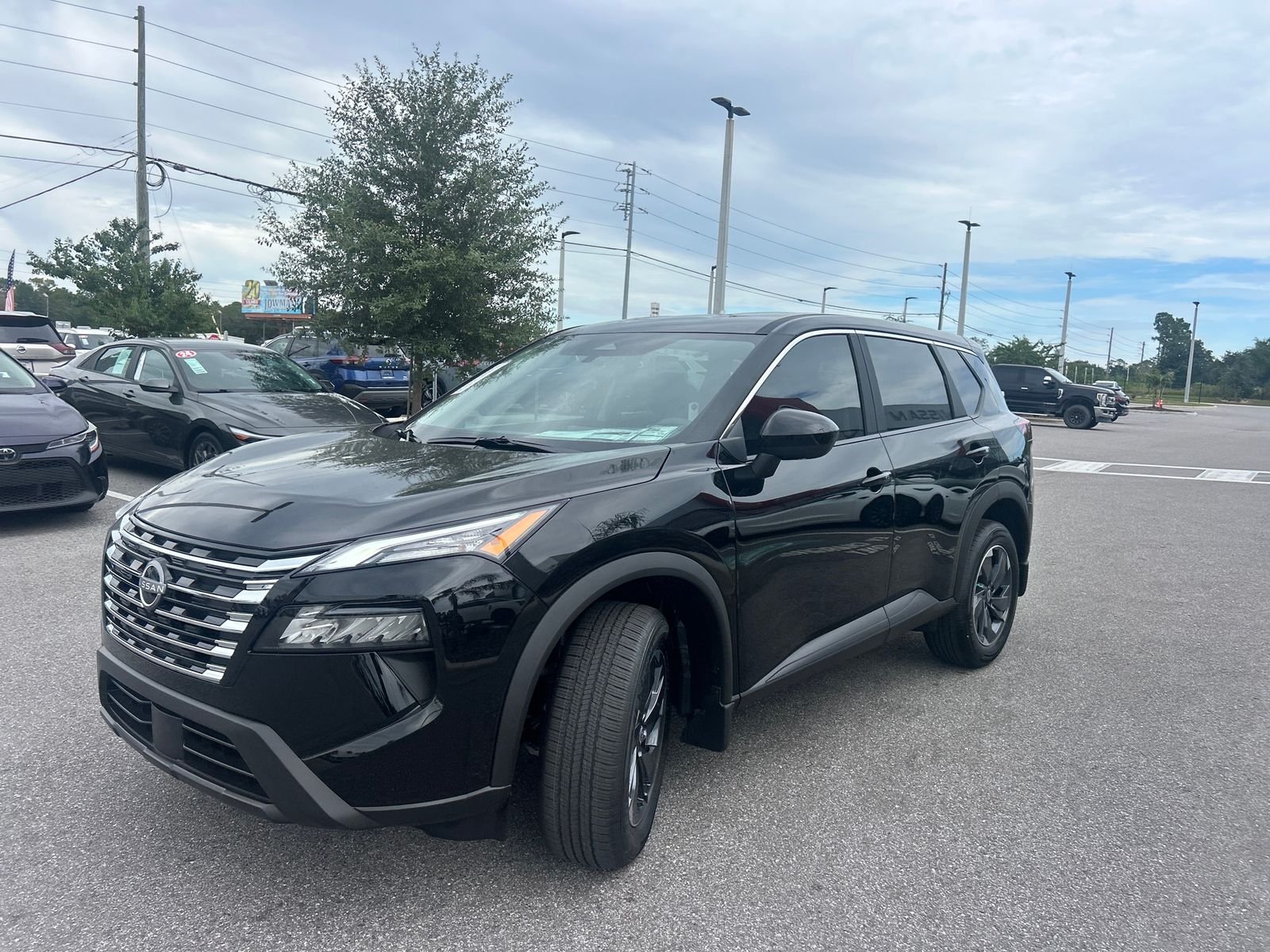 New 2026 Nissan Rogue SV 4D Sport Utility