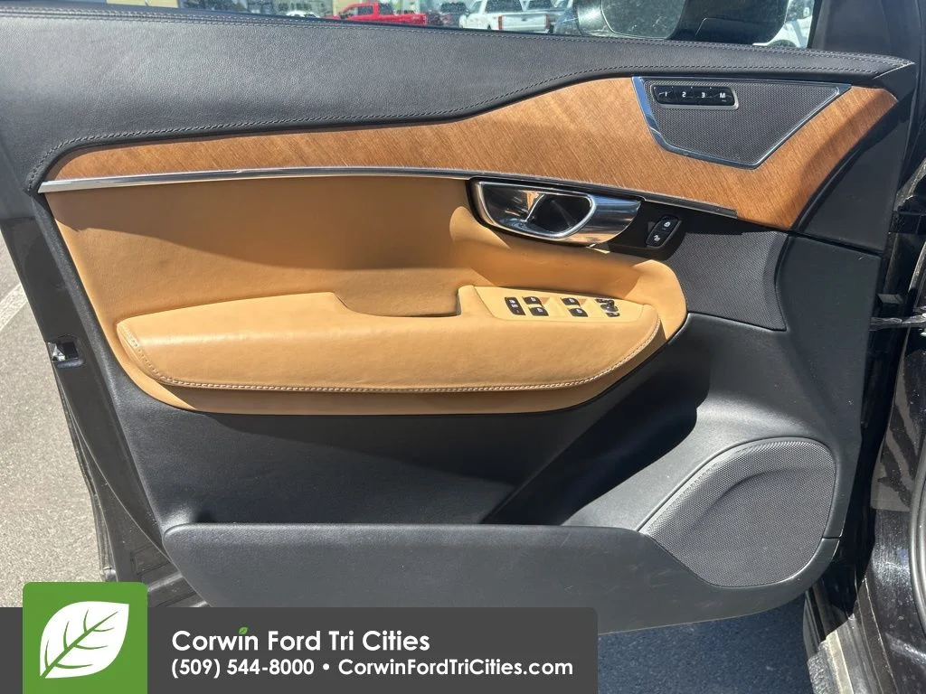 Used 2016  Volvo T6 Inscription image 8