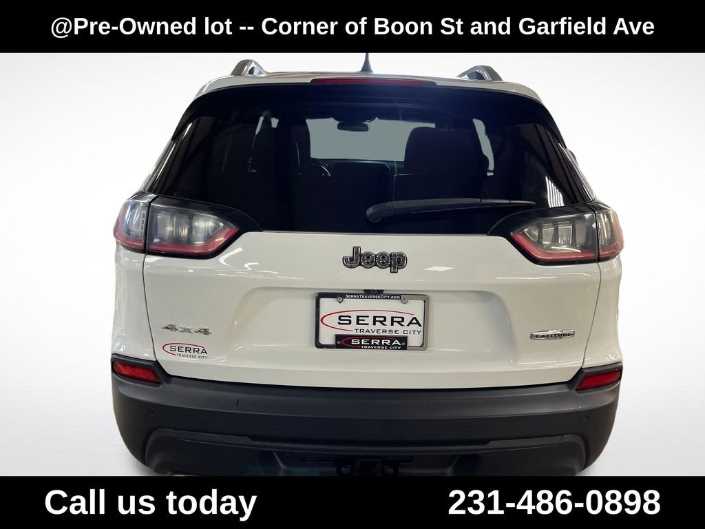Used 2019 White Jeep Latitude Plus image 4