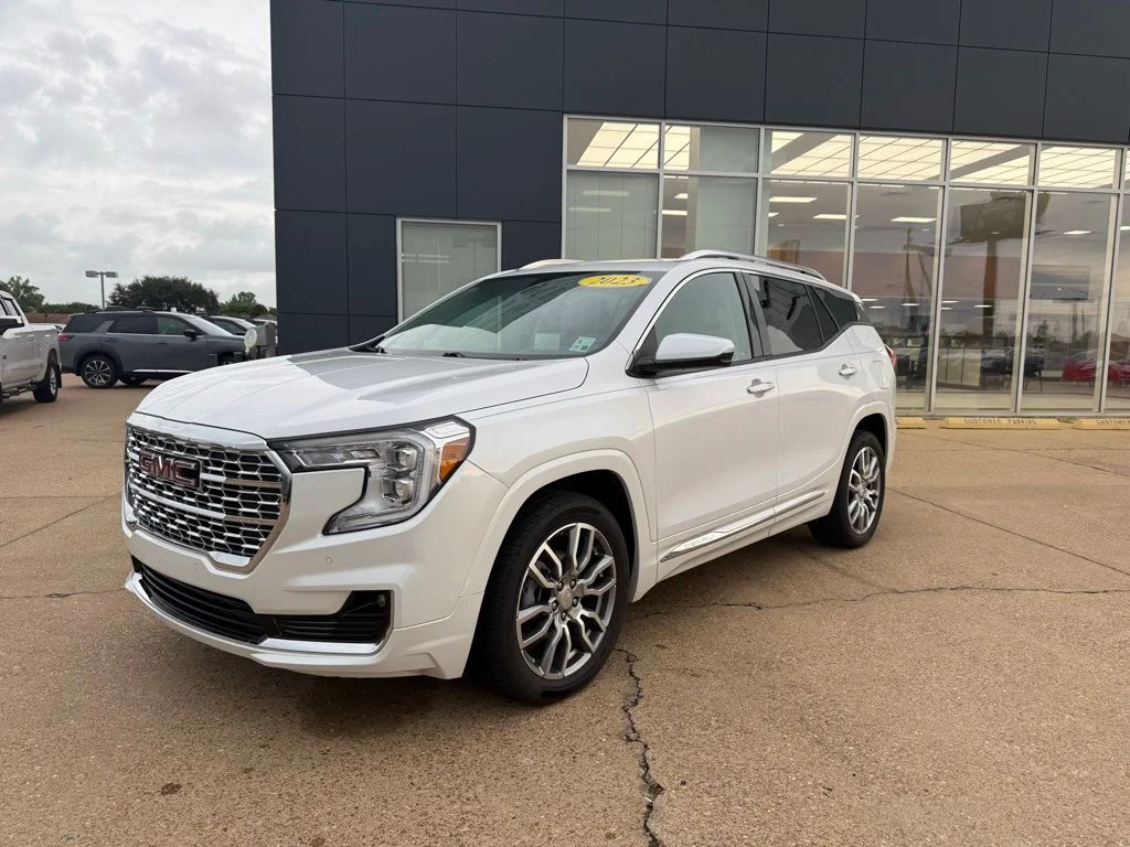 2023 GMC Terrain Denali AWD's photo