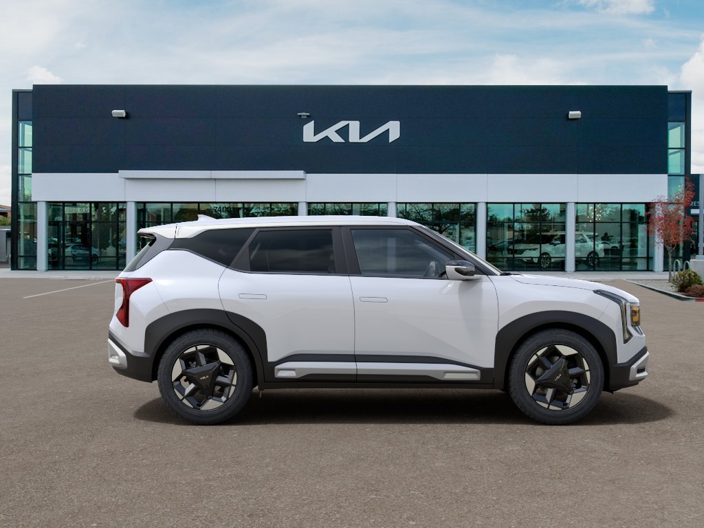 New 2027 White Kia S image 7