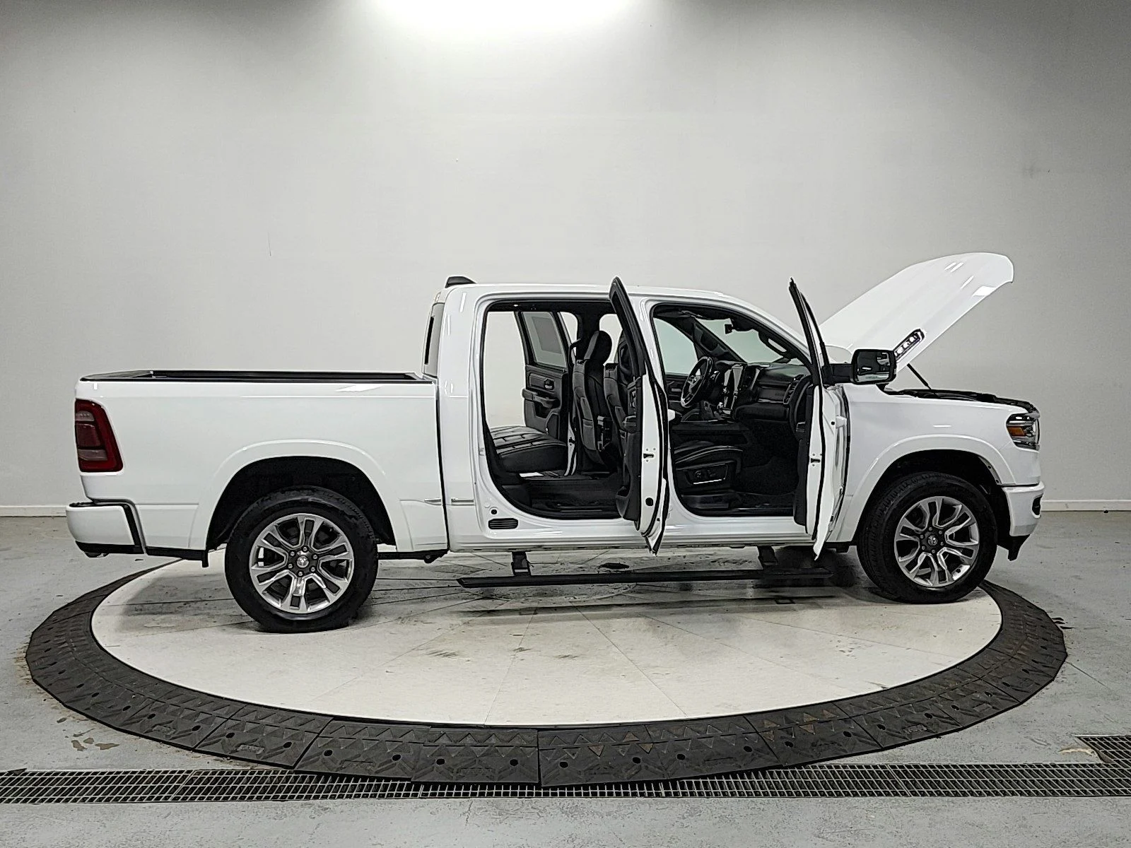 Used 2023 White Ram Limited image 16