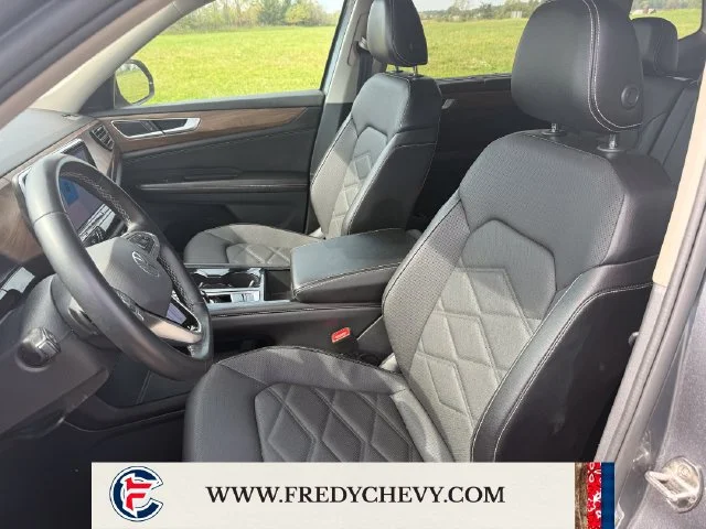 Used 2024 Gray Volkswagen 2.0T SE w/Technology image 13