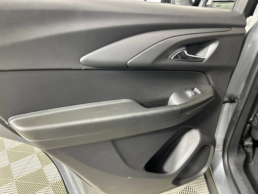 Used 2025 Sterling Gray Metallic Chevrolet LT image 16