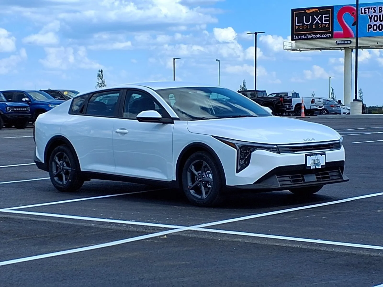 New 2026 Snow White Pearl Kia LXS image 20