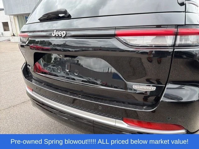 Used 2022 Black Jeep Summit image 9