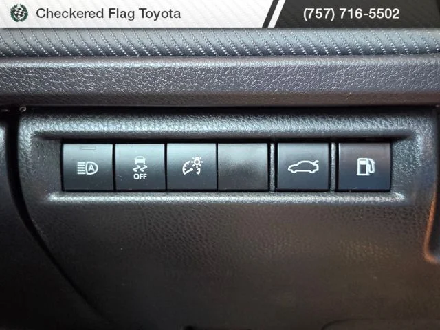 Used 2026 Ice Cap Toyota SE image 9