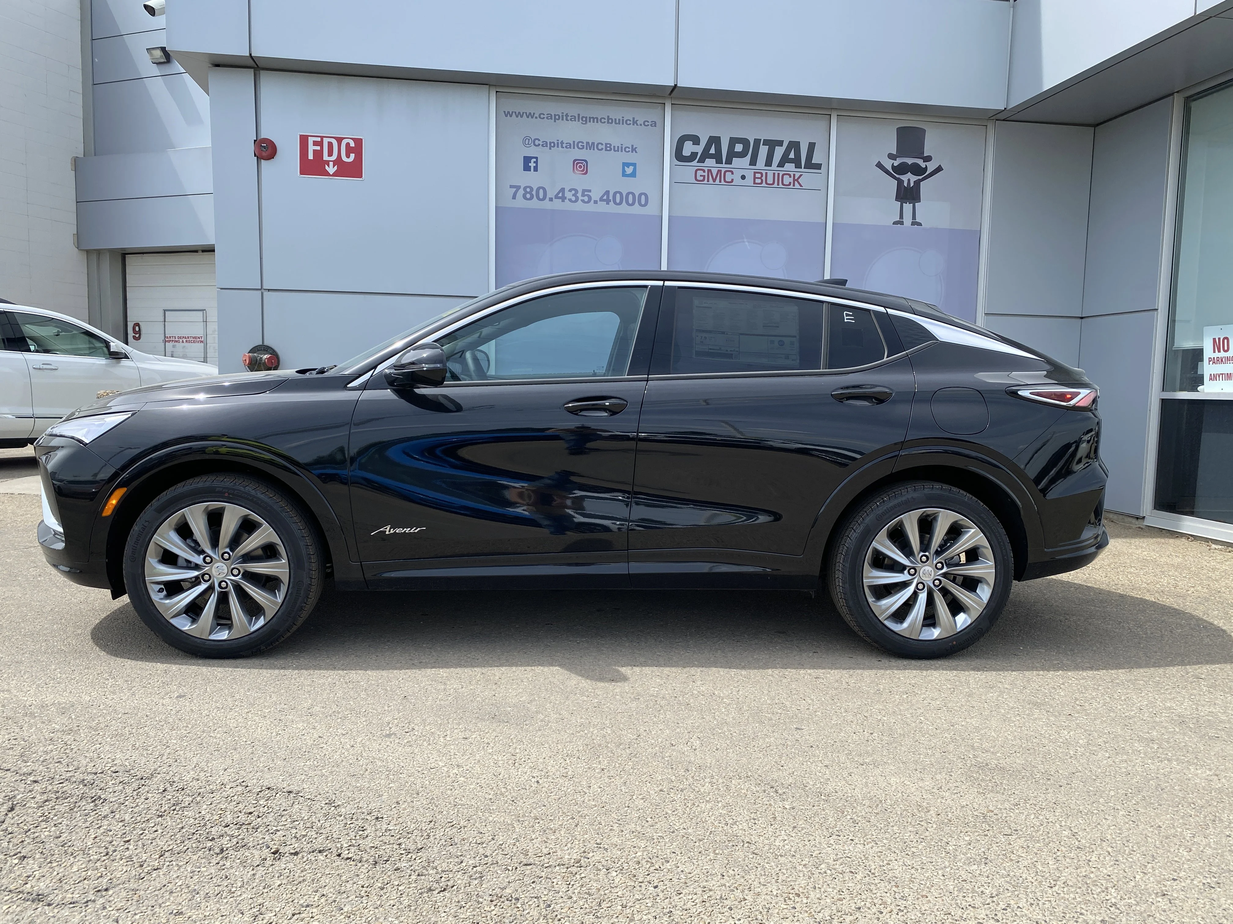 New 2026 EBONY TWILIGHT METALLIC Buick Avenir image 3