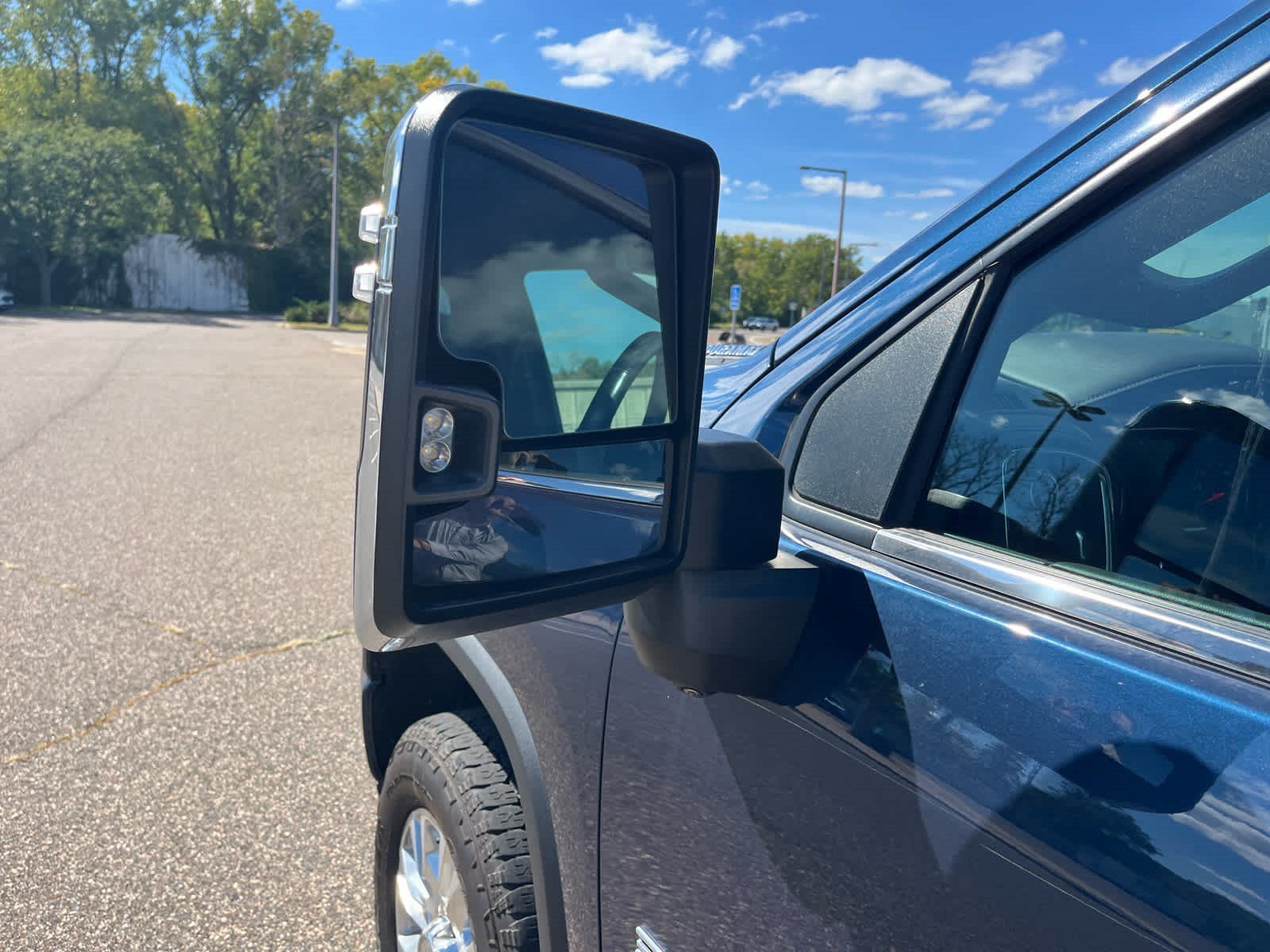 Used 2022 Northsky Blue Metallic Chevrolet High Country image 7