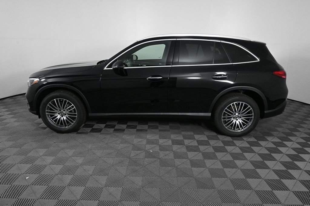 New 2026 Black Mercedes-Benz GLC 300 image 3