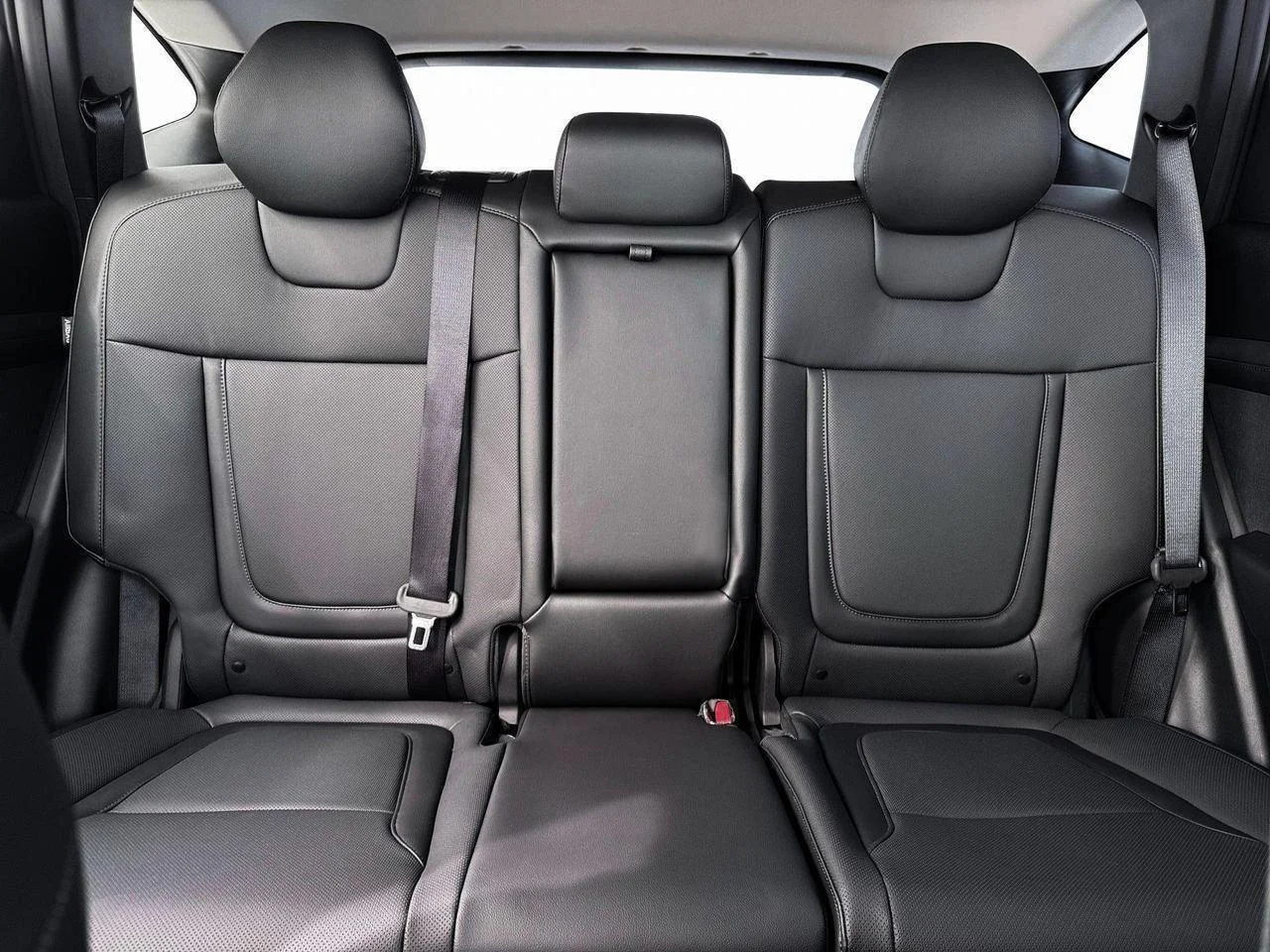 New 2026 Shimmering Silver Metallic Hyundai SEL Premium image 16