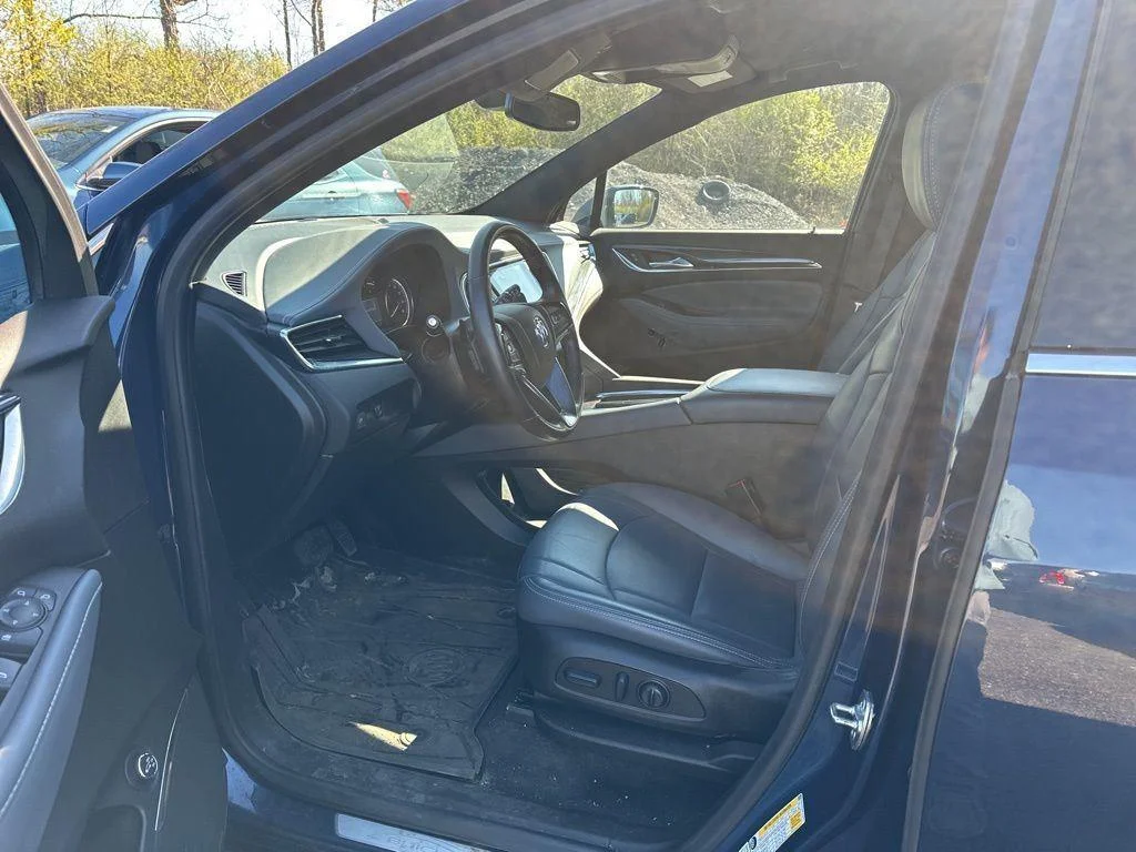 Used 2024 Blue Metallic Buick Essence image 7