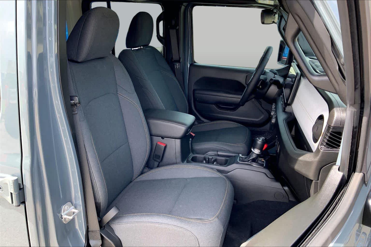 Used 2025 Anvil Clearcoat Jeep Sport S image 9