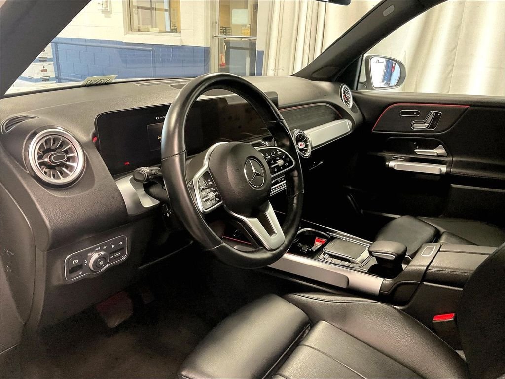 Used 2023 White Mercedes-Benz GLB 250 image 8