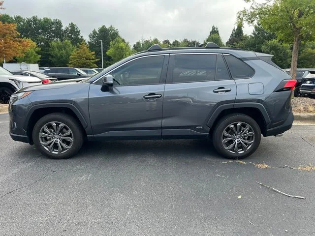 Used 2024 Gray Toyota XLE Premium image 5