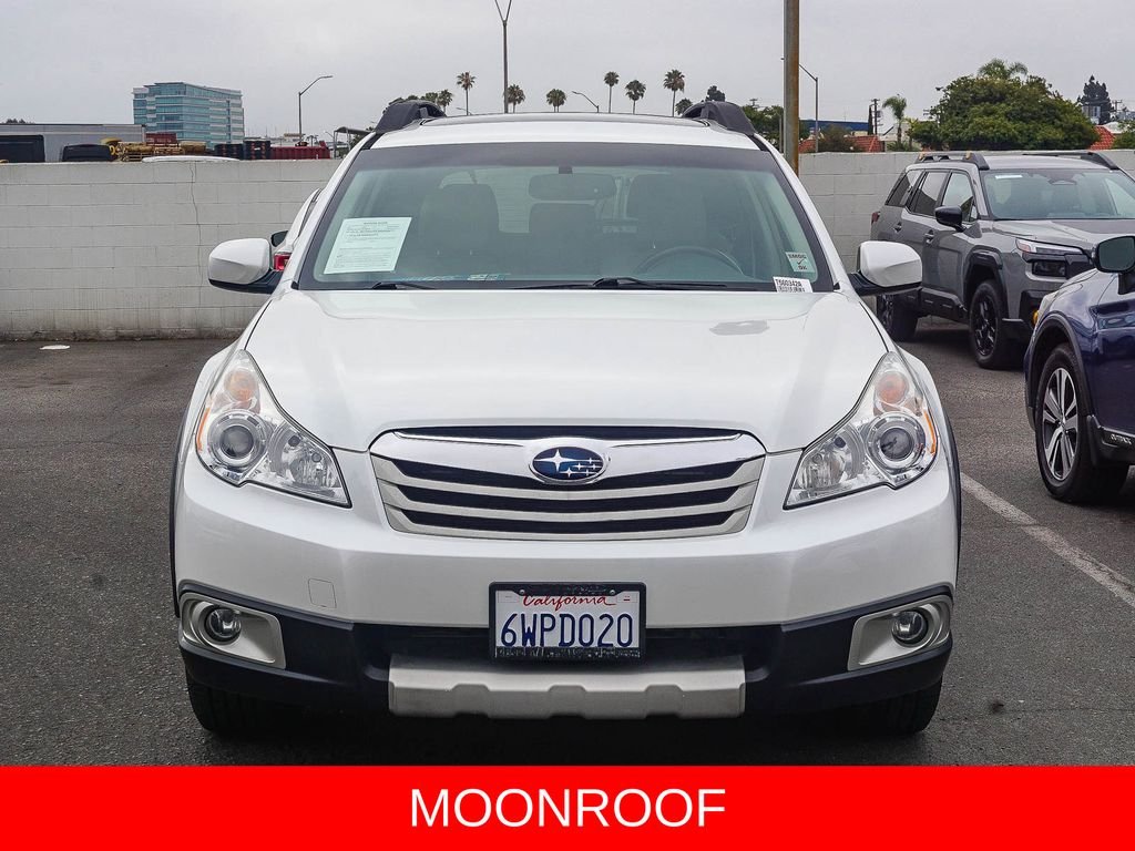 Used 2012 White Subaru 2.5i image 2
